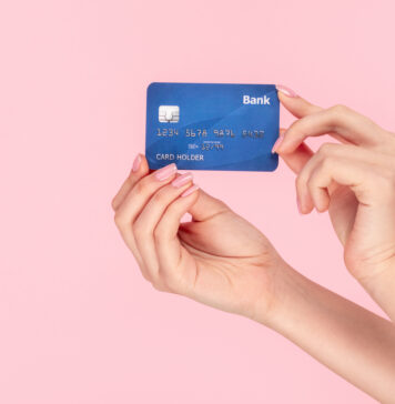 Czym jest karta kredytowa i czy warto z niej korzystać